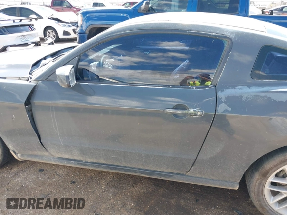 2013 Ford Mustang V6 with VIN 1ZVBP8AM0D5207837, listed as a IAAI auction lot 42464194 with 171,916 mi miles and . Bid and sale history available at DreamBid. Image 15.
