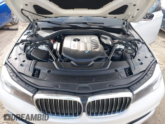 2018 BMW 7 Series 740i with VIN WBA7E2C50JG742505, listed as a IAAI auction lot 41238238 with 111,901 mi miles. Bid and sale history available at carsss.com. Image 10.