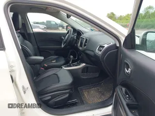 2017 Jeep Compass Latitude с VIN 3C4NJDBB4HT620633, выставлен на аукционе IAAI как лот 42351841 с пробегом 82 622 миль миль и . История ставок и продаж доступна на DreamBid. Изображение 5.