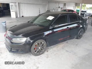 2013 Volkswagen Jetta SE z VIN 3VWDP7AJ1DM405572, wystawiony jako IAAI lot #42630897 z przebiegiem 257 925 mil mil oraz . Historia ofert i sprzedaży dostępna na DreamBid. Obrazek 2.