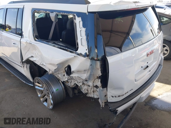 2017 GMC Yukon XL SLT with VIN 1GKS2GKC5HR403907, listed as a IAAI auction lot 41835784 with 46,004 mi miles. Bid and sale history available at carsss.com. Image 6.