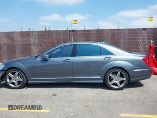 2011 Mercedes-Benz S 550 with VIN WDDNG7BB3BA385985, listed as a IAAI auction lot 42207977 with 122,874 mi miles and . Bid and sale history available at DreamBid. Image 14.
