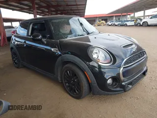 2014 MINI Hardtop S with VIN WMWXM7C58ET986853, listed as a IAAI auction lot 42350107 with 32,331 mi miles and . Bid and sale history available at DreamBid. Image 1.