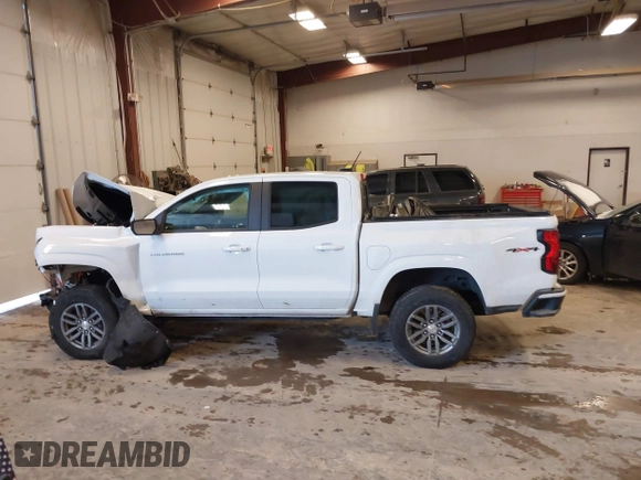 2024 Chevrolet Colorado 4WD LT with VIN 1GCPTCEK1R1131804, listed as a IAAI auction lot 41570513 with 10,882 mi miles and . Bid and sale history available at DreamBid. Image 14.