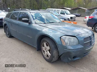 2005 Dodge Magnum SXT z VIN 2D4GZ48V15H647072, wystawiony jako IAAI lot #42037095 z przebiegiem 187 904 mil mil oraz . Historia ofert i sprzedaży dostępna na DreamBid. Obrazek 1.