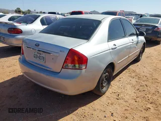 2008 Kia Spectra EX z VIN KNAFE122185524933, wystawiony jako IAAI lot #41950696 z przebiegiem 243 423 mil mil oraz . Historia ofert i sprzedaży dostępna na DreamBid. Obrazek 4.