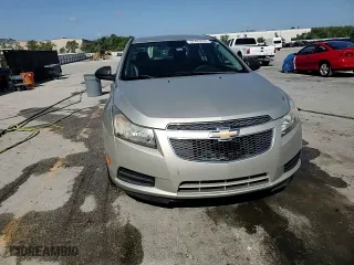 2014 Chevrolet Cruze LS with VIN 1G1PA5SH3E7101939, listed as a Copart auction lot 52426935 with 88,004 mi miles and Salvage Title. Bid and sale history available at carsss.com. Image 14.