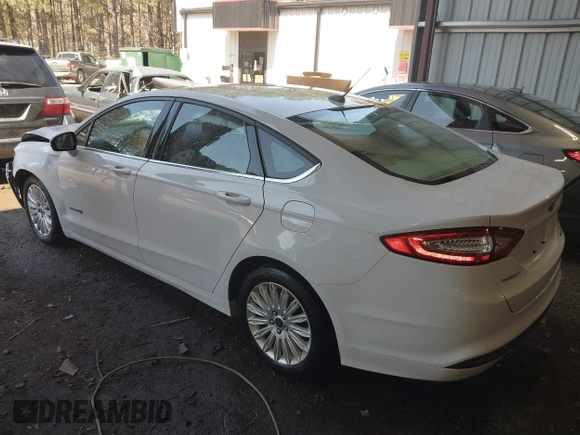 2014 Ford Fusion SE Hybrid with VIN 3FA6P0LU0ER373945, listed as a IAAI auction lot 41810533 with 82,177 mi miles. Bid and sale history available at carsss.com. Image 3.