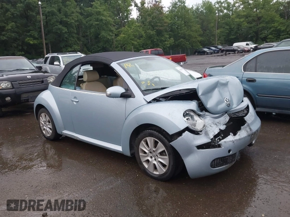 2010 Volkswagen Beetle with VIN 3VWRG3AL6AM008886, listed as a IAAI auction lot 42618429 with 100,264 mi miles and . Bid and sale history available at DreamBid. Image 1.