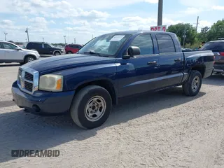 2007 Dodge Dakota ST with VIN 1D3HW28PX7S173495, listed as a IAAI auction lot 42168415 with 180,625 mi miles and . Bid and sale history available at carsss.com. Image 2.