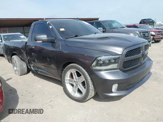 2016 Ram 1500 Sport z VIN 3C6JR6CT0GG256106, wystawiony jako IAAI lot #41919156 z przebiegiem 97 310 mil mil oraz . Historia ofert i sprzedaży dostępna na DreamBid. Obrazek 1.