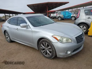 2013 Infiniti M37 with VIN JN1BY1AP8DM511461, listed as a IAAI auction lot 41545936 with 189,475 mi miles. Bid and sale history available at carsss.com. Image 1.