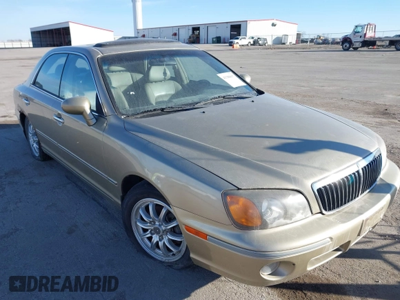 2002 Hyundai XG350 L with VIN KMHFU45E72A204717, listed as a IAAI auction lot 41386637 with 182,310 mi miles. Bid and sale history available at carsss.com. Image 1.