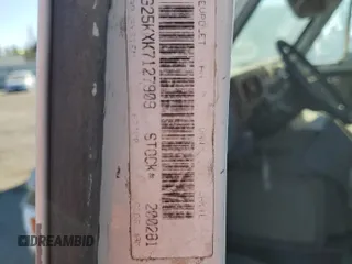 1989 Chevrolet Chevy Van z VIN 1GBEG25KXK7127909, wystawiony jako Copart lot #59997315 z przebiegiem 550 289 mil mil oraz Czysty tytuł • Clean title. Historia ofert i sprzedaży dostępna na DreamBid. Obrazek 13.