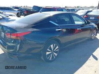 2019 Nissan Altima 2.5 SV with VIN 1N4BL4DVXKN306325, listed as a IAAI auction lot 41731601 with 66,883 mi miles. Bid and sale history available at carsss.com. Image 4.