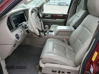 2014 Lincoln Navigator z VIN 5LMJJ2J55EEL06038, wystawiony jako Copart lot #49721105 z przebiegiem 97 659 mil mil oraz Szkoda całkowita • Salvage title. Historia ofert i sprzedaży dostępna na DreamBid. Obrazek 7.
