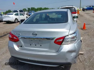 2017 Nissan Altima S z VIN 1N4AL3AP5HC496048, wystawiony jako IAAI lot #42275448 z przebiegiem 22 300 mil mil oraz . Historia ofert i sprzedaży dostępna na DreamBid. Obrazek 16.