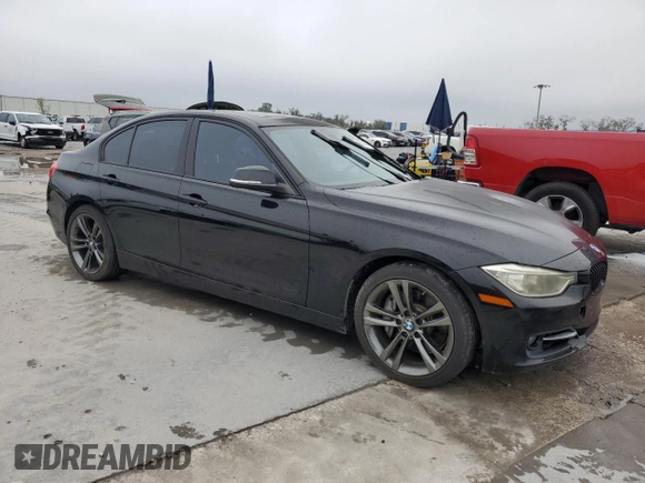 2013 BMW 3 Series 335i z VIN WBA3A9G52DNP37058, wystawiony jako Copart lot #46833855 z przebiegiem 122 963 mil mil oraz Czysty tytuł • Clean title. Historia ofert i sprzedaży dostępna na DreamBid. Obrazek 4.