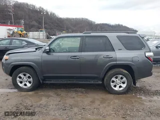 2017 Toyota 4Runner SR5 with VIN JTEBU5JR3H5421146, listed as a IAAI auction lot 41638609 with 101,535 mi miles. Bid and sale history available at carsss.com. Image 15.