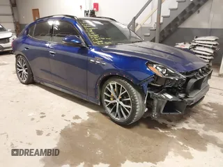 2023 Maserati Grecale z VIN ZN682CVT5P7427398, wystawiony jako IAAI lot #41564373 z przebiegiem 5 602 mil mil oraz . Historia ofert i sprzedaży dostępna na DreamBid. Obrazek 1.