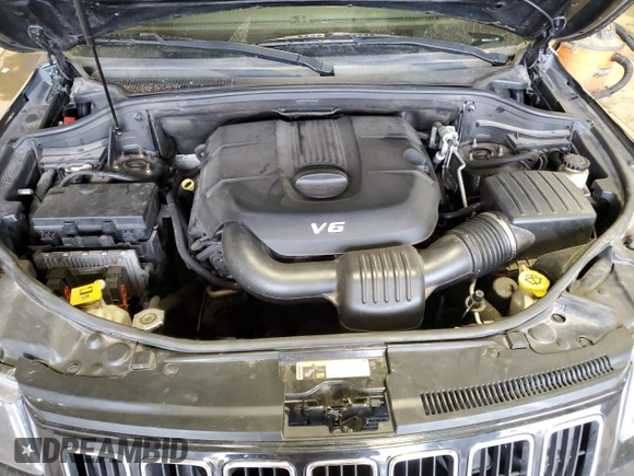 2014 Jeep Grand Cherokee Laredo with VIN 1C4RJFAG2EC329520, listed as a Copart auction lot 47924115 with 177,873 mi miles and Salvage Title. Bid and sale history available at carsss.com. Image 12.