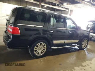 2011 Lincoln Navigator z VIN 5LMJJ2J54BEJ01175, wystawiony jako Copart lot #55411025 z przebiegiem 217 423 mil mil oraz Czysty tytuł • Clean title. Historia ofert i sprzedaży dostępna na DreamBid. Obrazek 3.