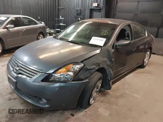 2008 Nissan Altima 2.5 S with VIN 1N4AL21E28C214070, listed as a IAAI auction lot 37537543 with 30,659 mi miles. Bid and sale history available at carsss.com. Image 2.