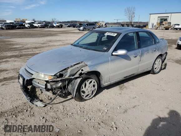 2002 Saturn LS z VIN 1G8JU54F02Y502560, wystawiony jako Copart lot #43139755 z przebiegiem 223 072 mil mil oraz Szkoda całkowita • Salvage title. Historia ofert i sprzedaży dostępna na DreamBid. Obrazek 1.