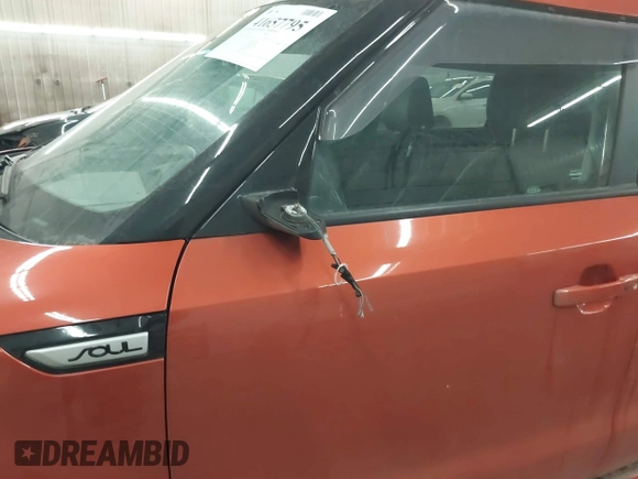 2018 Kia Soul ! with VIN KNDJX3AA4J7587286, listed as a IAAI auction lot 41657795 with 104,533 mi miles. Bid and sale history available at carsss.com. Image 18.
