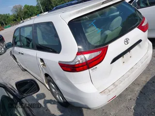 2017 Toyota Sienna L z VIN 5TDZZ3DC2HS791742, wystawiony jako IAAI lot #42254128 z przebiegiem 236 332 mil mil oraz . Historia ofert i sprzedaży dostępna na DreamBid. Obrazek 3.