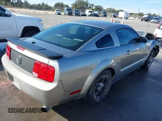 2008 Ford Mustang Deluxe with VIN 1ZVHT80N085170844, listed as a IAAI auction lot 41673185 with 274,392 mi miles. Bid and sale history available at carsss.com. Image 4.