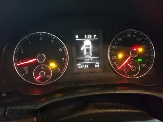 2010 Volkswagen Eos Lux с VIN WVWFA7AH2AV013101, выставлен на аукционе Copart как лот 84081934 с пробегом 121 191 миль миль и Чистый • Clean title. История ставок и продаж доступна на DreamBid. Изображение 9.
