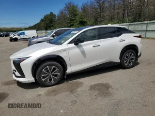 2023 Lexus RZ 450e Premium z VIN JTJAAAAB1PA005944, wystawiony jako Copart lot #59997874 z przebiegiem 7267 mil mil oraz Szkody całkowita. Historia ofert i sprzedaży dostępna na DreamBid. Obrazek 1.