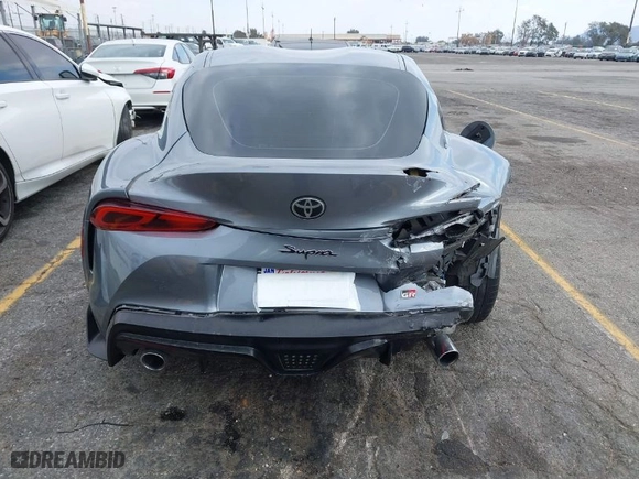 2021 Toyota GR Supra 2.0 with VIN WZ1DB2C07MW039661, listed as a IAAI auction lot 41331765 with 1 mi miles. Bid and sale history available at carsss.com. Image 6.