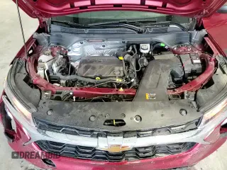 2024 Chevrolet Trax LS z VIN KL77LFE27RC245003, wystawiony jako Copart lot #68111855 z przebiegiem 20 068 mil mil oraz Czysty tytuł • Clean title. Historia ofert i sprzedaży dostępna na DreamBid. Obrazek 14.