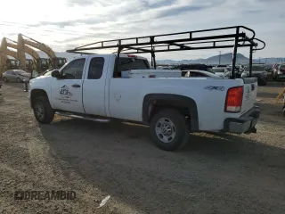 2011 GMC Sierra 2500HD Work Truck z VIN 1GT22ZCG8BZ312243, wystawiony jako Copart lot #83358544 z przebiegiem 186 584 mil mil oraz Szkoda całkowita • Salvage title. Historia ofert i sprzedaży dostępna na DreamBid. Obrazek 2.