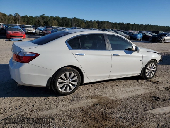2014 Honda Accord Sedan EX-L with VIN 1HGCR2F8XEA261831, listed as a Copart auction lot 82608244 with 230,404 mi miles and Salvage Title. Bid and sale history available at carsss.com. Image 3.