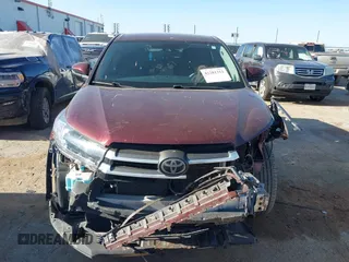 2018 Toyota Highlander LE with VIN 5TDZARFH0JS036002, listed as a IAAI auction lot 42281311 with 106,714 mi miles and . Bid and sale history available at DreamBid. Image 13.
