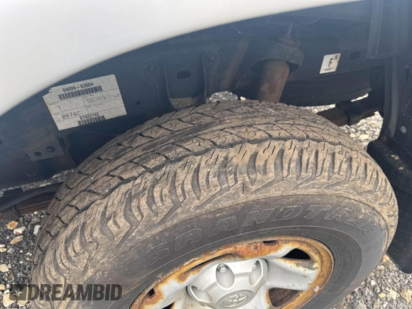 2010 Toyota Tacoma z VIN 5TEUU4EN8AZ748031, wystawiony jako IAAI lot #42313462 z przebiegiem 293 983 mil mil oraz . Historia ofert i sprzedaży dostępna na DreamBid. Obrazek 6.