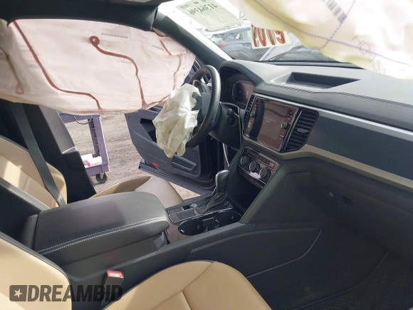 2022 Volkswagen Atlas SE с VIN 1V2JE2CAXNC229523, выставлен на аукционе IAAI как лот 41364396 с пробегом 19 781 миль миль и . История ставок и продаж доступна на DreamBid. Изображение 5.