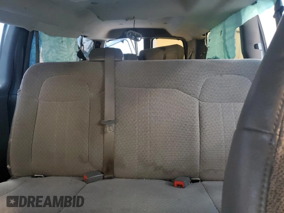 2017 Chevrolet Express Passenger LT z VIN 1GAZGPFG2H1340071, wystawiony jako Copart lot #48771005 z przebiegiem 131 966 mil mil oraz Szkoda całkowita • Salvage title. Historia ofert i sprzedaży dostępna na DreamBid. Obrazek 10.