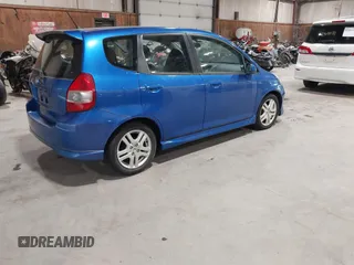 2007 Honda Fit Sport z VIN JHMGD38687S053880, wystawiony jako IAAI lot #42436181 z przebiegiem 124 076 mil mil oraz . Historia ofert i sprzedaży dostępna na DreamBid. Obrazek 4.