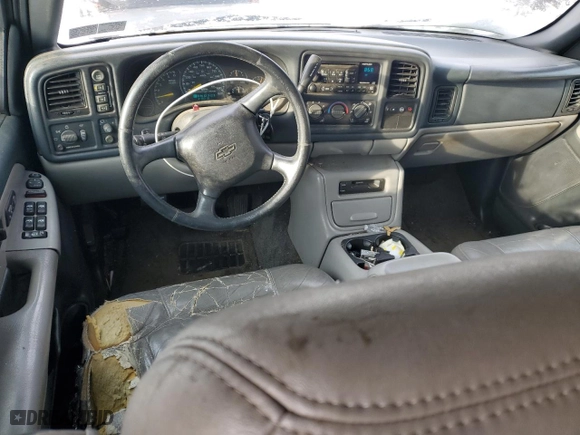2001 Chevrolet Suburban LT with VIN 3GNFK16T91G183737, listed as a Copart auction lot 42686695 with 218,310 mi miles and Salvage Title. Bid and sale history available at carsss.com. Image 8.