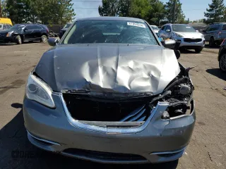 2013 Chrysler 200 LX with VIN 1C3CCBAG0DN724568, listed as a Copart auction lot 61954394 with 103,466 mi miles and Salvage Title. Bid and sale history available at carsss.com. Image 5.