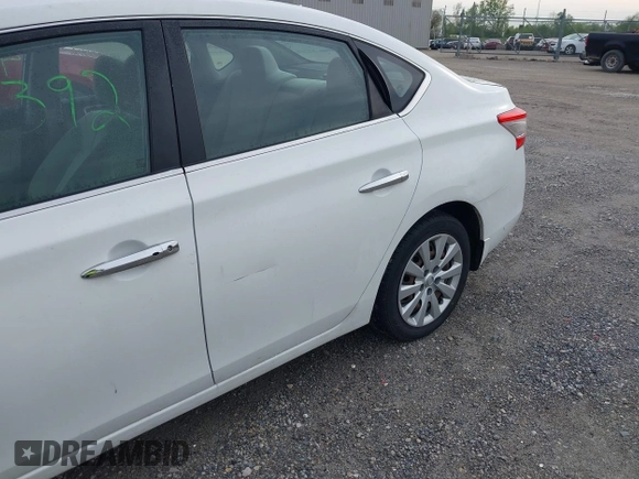 2015 Nissan Sentra S with VIN 3N1AB7AP0FY375472, listed as a IAAI auction lot 42211392 with 207,510 mi miles. Bid and sale history available at carsss.com. Image 13.