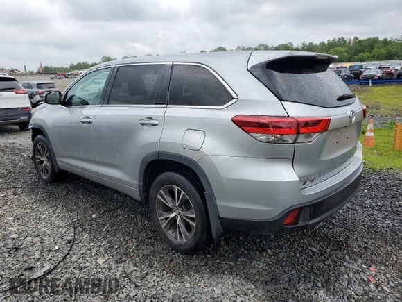 2018 Toyota Highlander LE with VIN 5TDBZRFH0JS841346, listed as a Copart auction lot 58398885 with 61,935 mi miles and Salvage title. Bid and sale history available at DreamBid. Image 2.