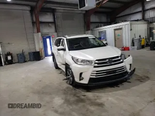 2018 Toyota Highlander SE with VIN 5TDJZRFH3JS525869, listed as a Copart auction lot 50181655 with Not provided miles and Salvage title. Bid and sale history available at DreamBid. Image 14.
