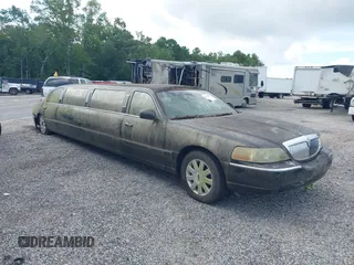 2005 Lincoln Town Car Executive с VIN 1L1FM88W45Y613265, выставлен на аукционе IAAI как лот 42758091 с пробегом 203 817 миль миль и . История ставок и продаж доступна на DreamBid. Изображение 1.