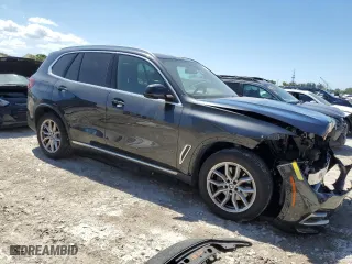 2022 BMW X5 xDrive40i with VIN 5UXCR6C01N9J78633, listed as a Copart auction lot 49333625 with 20,497 mi miles and Salvage Title. Bid and sale history available at carsss.com. Image 4.
