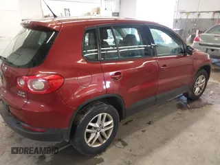 2011 Volkswagen Tiguan SE with VIN WVGBV7AX9BW000461, listed as a IAAI auction lot 42032028 with 149,896 mi miles and . Bid and sale history available at DreamBid. Image 4.